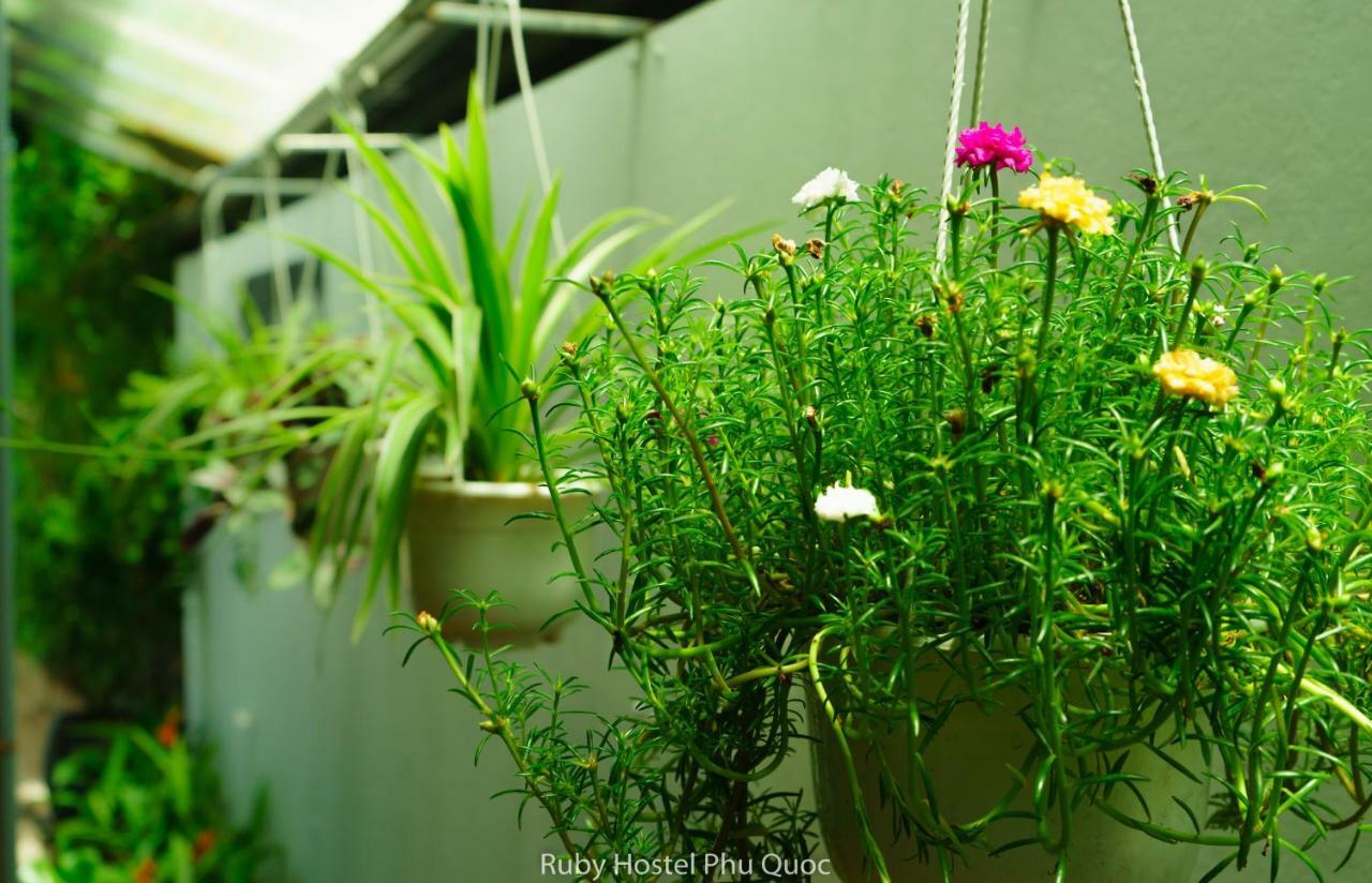 Ruby Phu Quoc Hostel Exterior photo