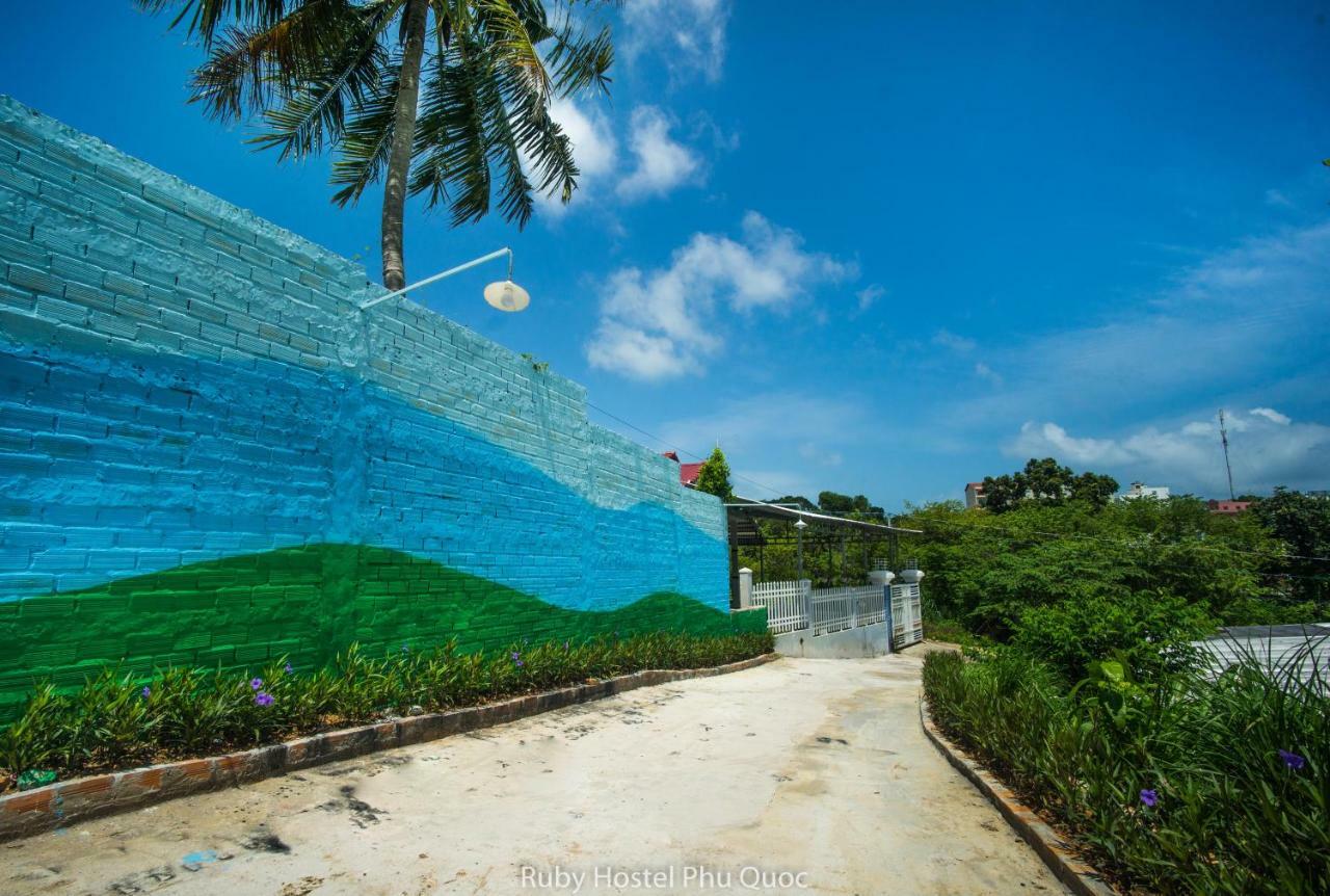 Ruby Phu Quoc Hostel Exterior photo